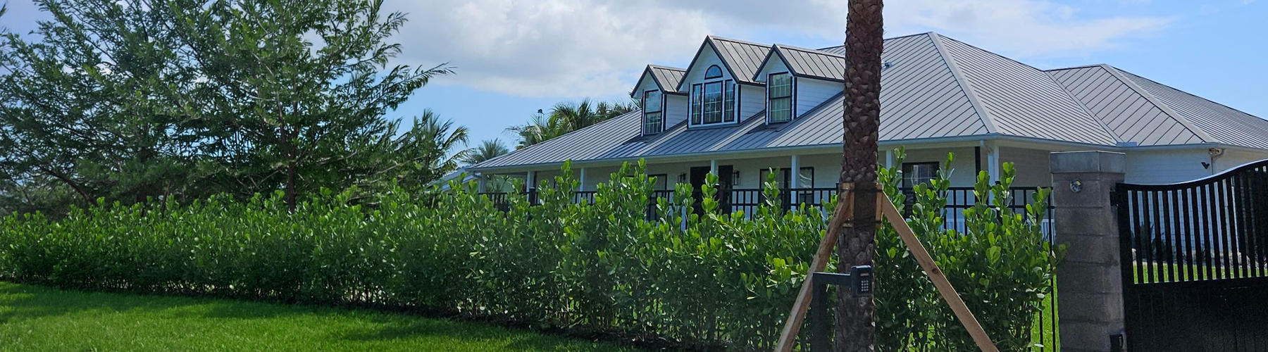 10 Pool Landscaping Ideas for Palm City Homeowners